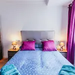 Queen Apt, 2min To Beach, Terrace, 3bd, 6pax *