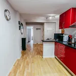 Queen Apt, 2min To Beach, Terrace, 3bd, 6pax Valenza