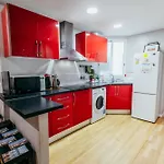 Queen Apt, 2min To Beach, Terrace, 3bd, 6pax * Valenza