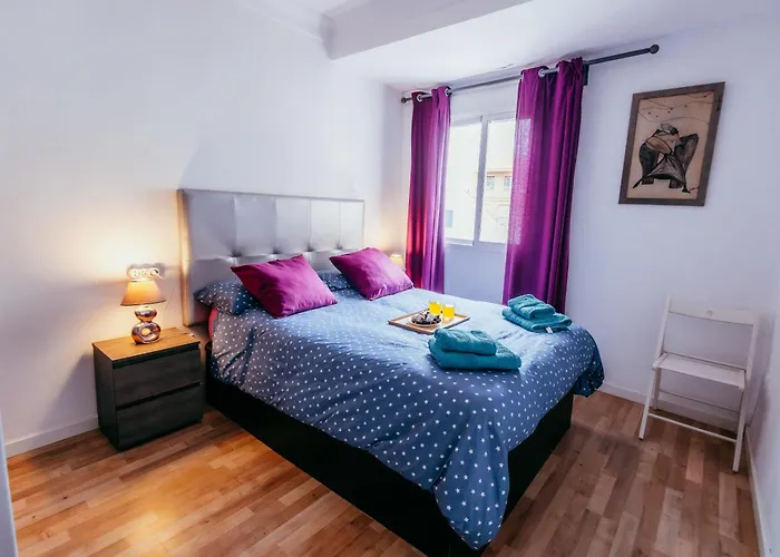 Queen Apt, 2min To Beach, Terrace, 3bd, 6pax *