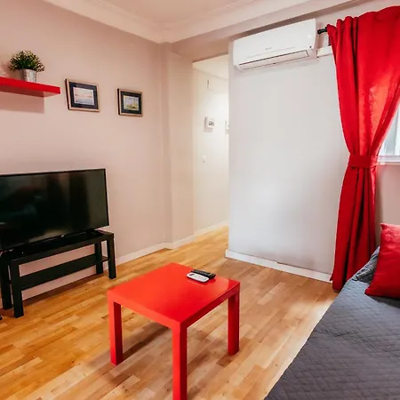 Queen Apt, 2min To Beach, Terrace, 3bd, 6pax Apartment Valencia