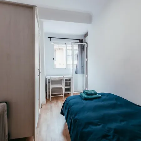 Queen Apt, 2min To Beach, Terrace, 3bd, 6pax Апартаменты *