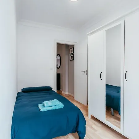 公寓 Queen Apt, 2min To Beach, Terrace, 3bd, 6pax *