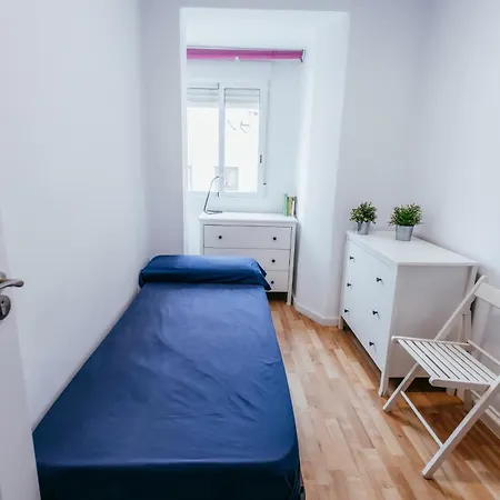 Queen Apt, 2min To Beach, Terrace, 3bd, 6pax