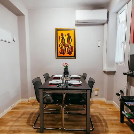 Queen Apt, 2min To Beach, Terrace, 3bd, 6pax Апартаменты Валенсия