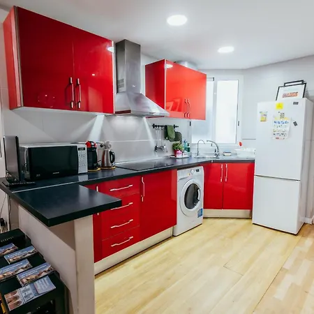 Queen Apt, 2min To Beach, Terrace, 3bd, 6pax * Валенсия
