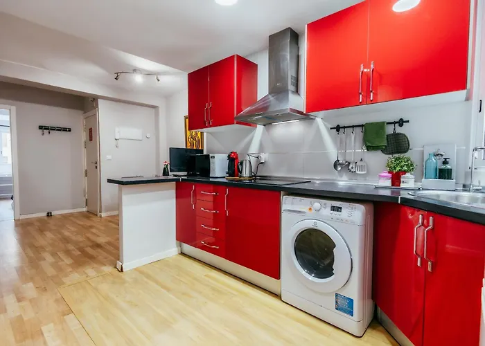 Queen Apt, 2min To Beach, Terrace, 3bd, 6pax * Valencia